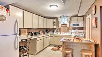 Apartment (0 Bedroom) | Interior