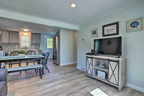 Interior - Updated Plymouth Home < 2 Miles to Waterfront! (Plymouth)
