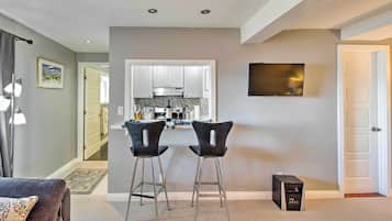 Apartment (0 Bedroom) | Interior