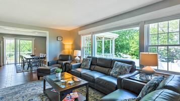 House (6 Bedrooms) | Interior