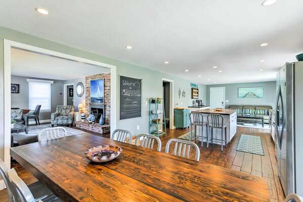 House (6 Bedrooms) | Interior
