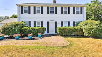 House (6 Bedrooms) | Interior