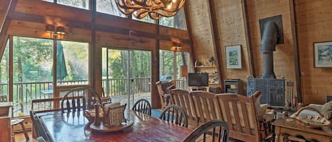House (4 Bedrooms) | Interior