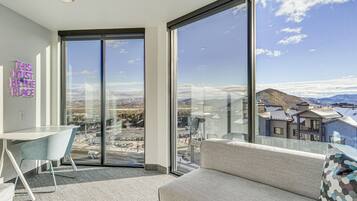 Apartment (0 Bedroom) | Interior