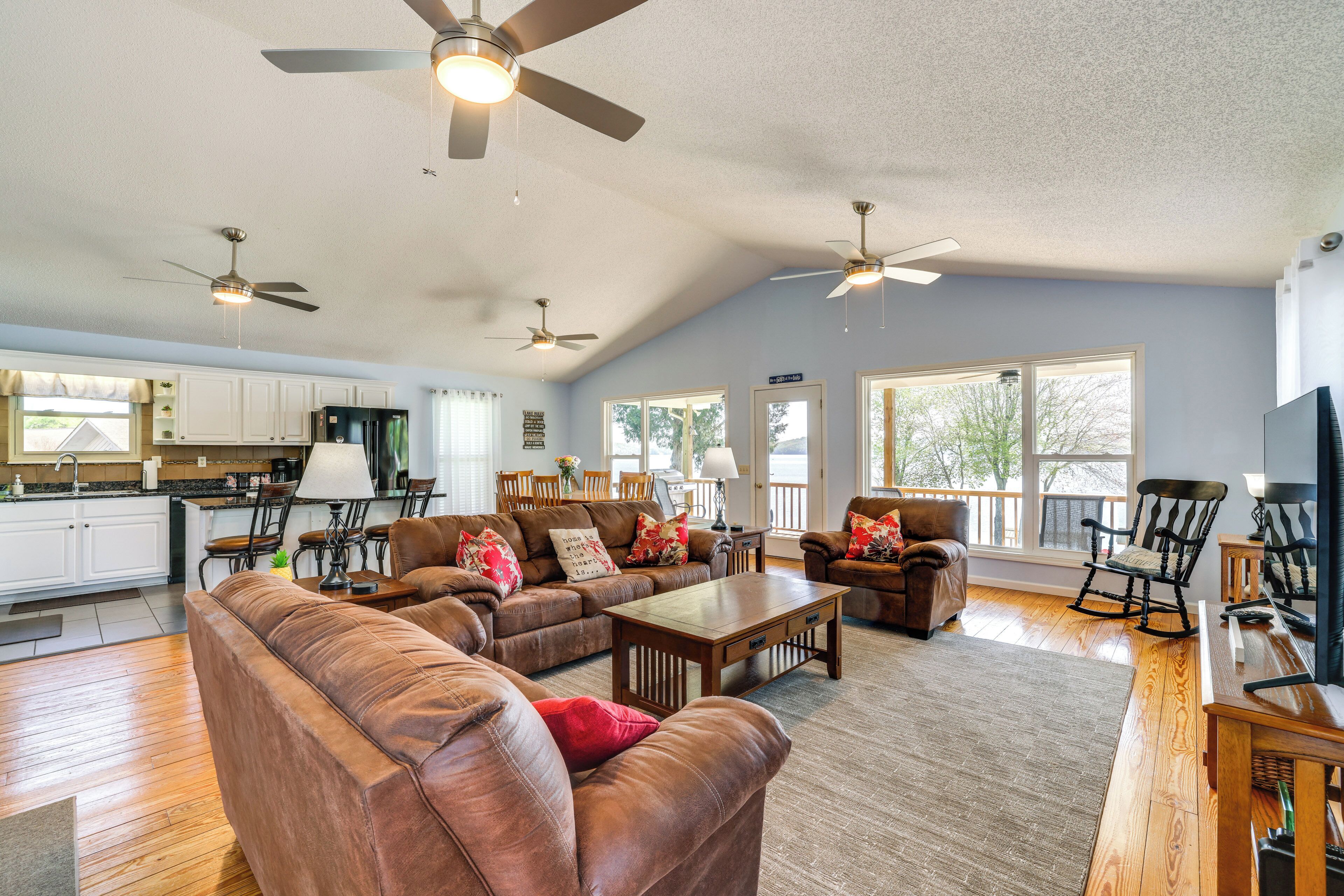 House (3 Bedrooms) | Interior