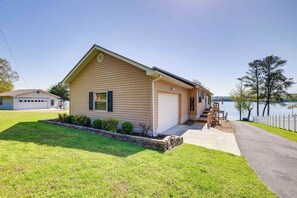 House (3 Bedrooms) | Interior - Watts Bar Lake Escape: Private Boat Dock + Ramp! (Spring City)