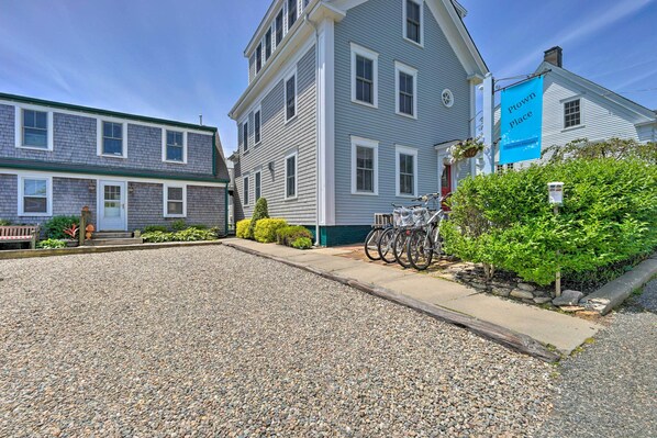Interior - Couples Retreat! Penthouse Near Commercial Street (Provincetown)