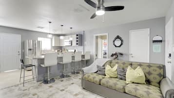 House (3 Bedrooms) | Front of property
