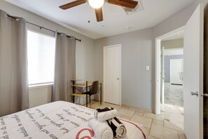 Interior - North Las Vegas Hideaway w/ Grill < 10 Mi to Strip (North Las Vegas)