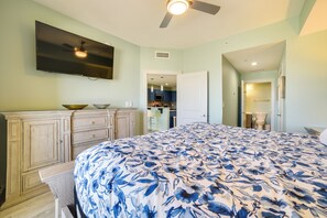 Apartment (1 Bedroom) | Interior - Breezy Panama City Beach Condo w/ Private Balcony! (Panama City Beach)