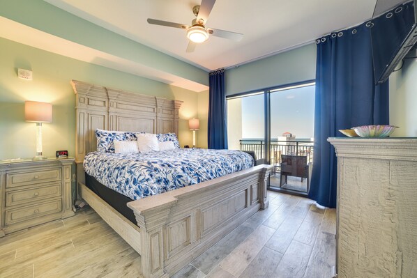 Interior - Breezy Panama City Beach Condo w/ Private Balcony! (Panama City Beach)