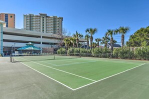 Apartment (3 Bedrooms) | Interior - Waterfront PCB Condo w/ Balcony + Beach Gear! (Panama City Beach)