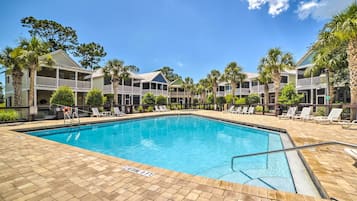 Stuga (2 Bedrooms) | Pool | Utomhuspool