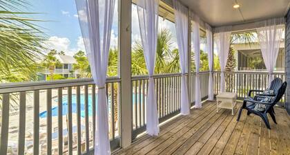 Screened Porch + Beach Access: Port St Joe Cottage