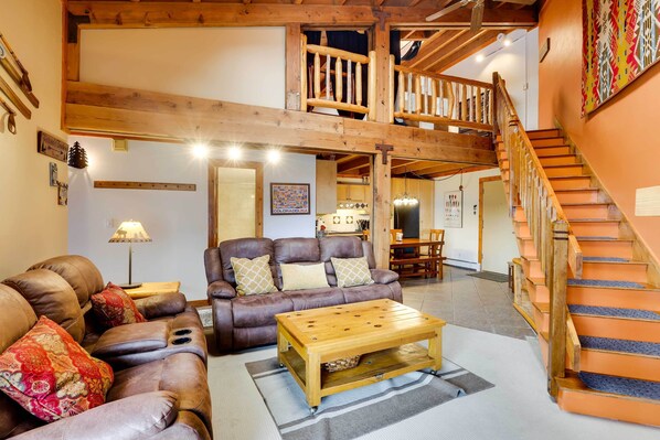 Apartment (3 Bedrooms) | Living area - Silverthorne Condo W/pool Access - Shuttle to Town (Silverthorne)