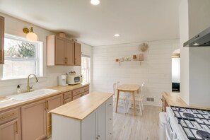 Micro-ondes, four, plaque de cuisson, blender