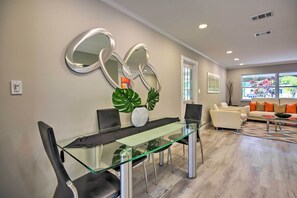 Interior - Sunny Sarasota Home w/ Yard < 2 Mi to Downtown! (Sarasota)