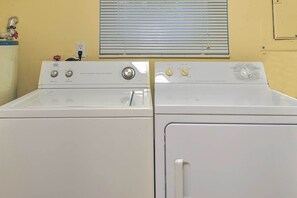 Interior - Sunny Sarasota Home w/ Yard < 2 Mi to Downtown! (Sarasota)