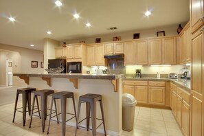 House (3 Bedrooms) | Interior