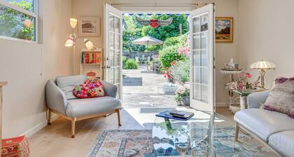 Romantic Casita w/ Garden + Deck 2 Miles to Plaza!