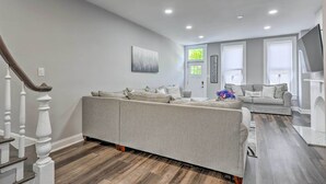 Apartment (3 Bedrooms) | Interior - Baltimore Abode, Walk to Cross Street Market! (Baltimore)