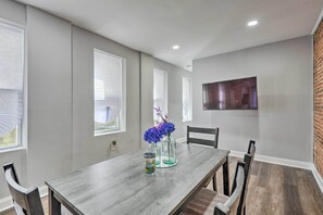 شقة (3 Bedrooms) | المنشأة من الداخل