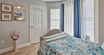 Beach-themed Retreat: 10 Mi to Downtown Charleston