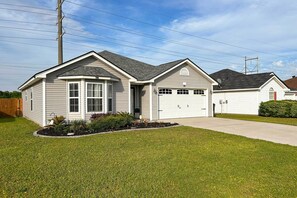 House (3 Bedrooms) | Interior - Beach-themed Retreat: 10 Mi to Downtown Charleston (North Charleston)