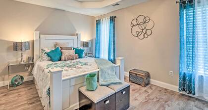 Beach-themed Retreat: 10 Mi to Downtown Charleston