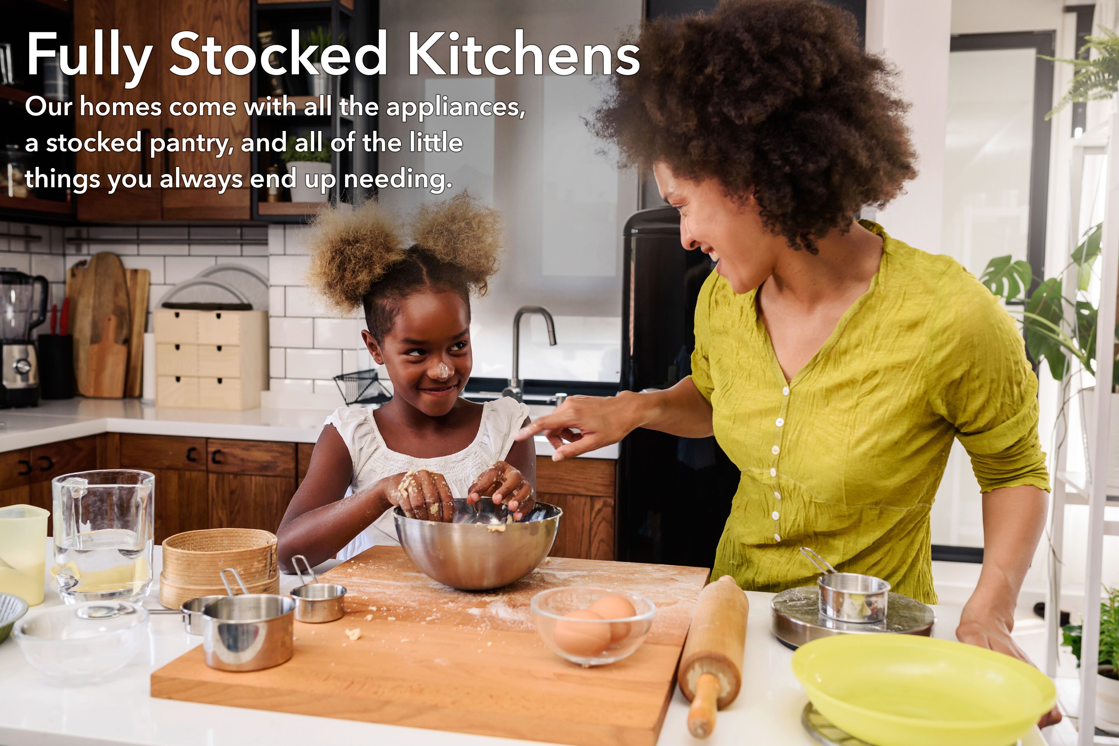 Full-sized fridge, microwave, oven, stovetop