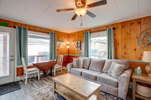 Leilighet (1 Bedroom) | Oppholdsområde | TV