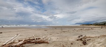 Oceanview Rockaway Beach Condo w/ Deck & Gas Grill