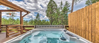 Spacious Ruidoso Home w/ Hot Tub & Fireplaces
