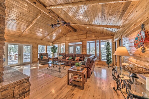 House (4 Bedrooms) | Interior