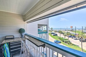 Apartment (1 Bedroom) | Interior - Galveston Condo w/ Oceanfront Views & 2 Pools (Galveston)