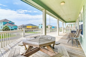 House (3 Bedrooms) | Interior - Walk to Ocean: 'pura Vida' Crystal Beach House! (Port Bolivar)