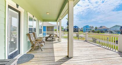 Walk to Ocean: 'pura Vida' Crystal Beach House!
