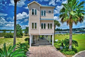 Exterior - Riverfront Carrabelle Home w/ Furnished Patio! (Carrabelle)
