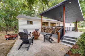 Interior - Scenic Tulsa Getaway w/ Deck + Fire Pit (Tulsa)