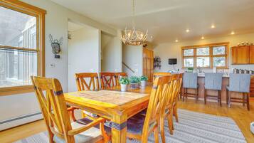 House (4 Bedrooms) | Interior