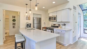 Private kitchen - Gorgeous Vernon Township Condo w/ Balcony! (Vernon)