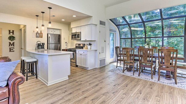 Private kitchen - Gorgeous Vernon Township Condo w/ Balcony! (Vernon)