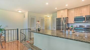 Apartment (2 Bedrooms) | Bahagian dalam