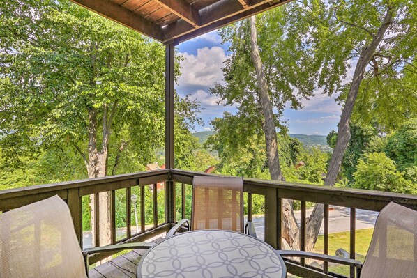 Apartment (2 Bedrooms) | Front of property