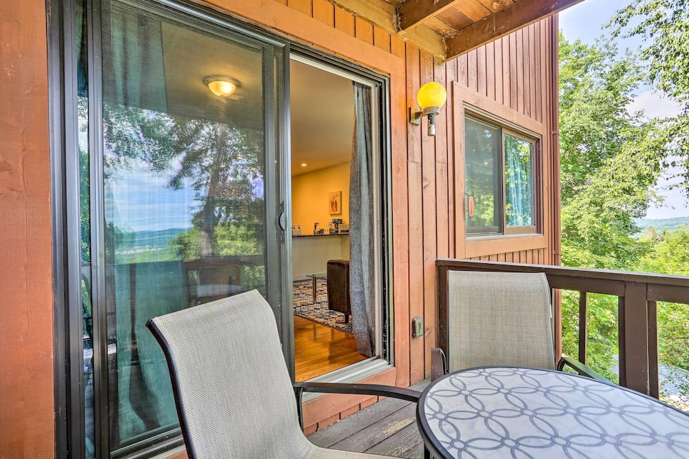Sun-lit Vernon Condo < 2 Mi to Ski Resort! - Sparta, NJ