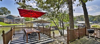 Family Fun! Lakeside Gem + Dock in Sunrise Beach