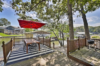 Family Fun! Lakeside Gem + Dock in Sunrise Beach