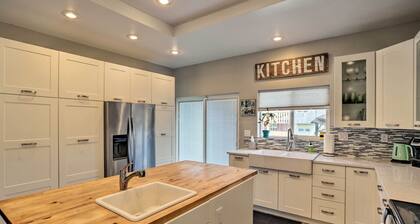 7 Mi to Dtwn Denver: Arvada Home w/ Patio