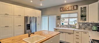 7 Mi to Dtwn Denver: Arvada Home w/ Patio