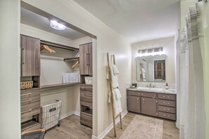 Interior - Cozy-modern Pensacola Home: Large Yard, Grill (Pensacola)